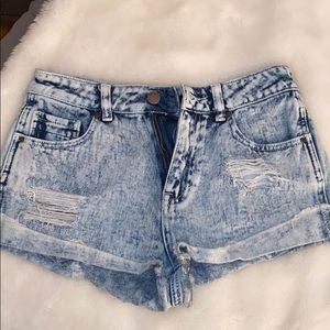 Kendall & Kylie Jean shorts. Size 25 waist